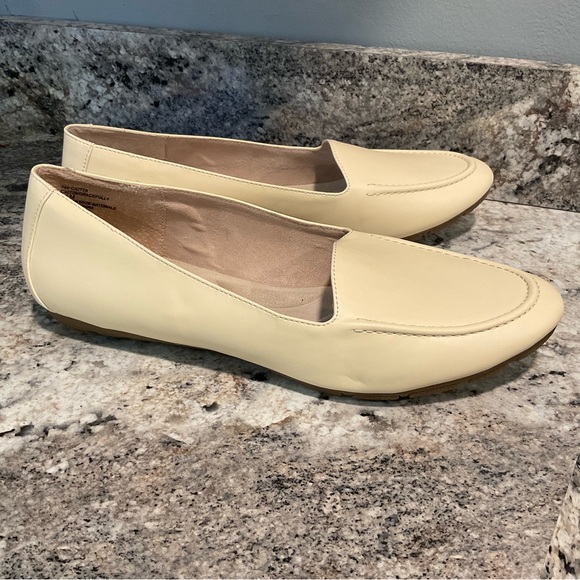White Mountain Cliffs Womens Size 11M Gracefully Flat Loafer Shoes CREAM Color - Picture 6 of 11